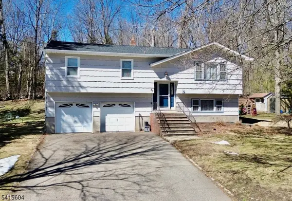 27 Caro Dr, West Milford Twp., NJ 07438