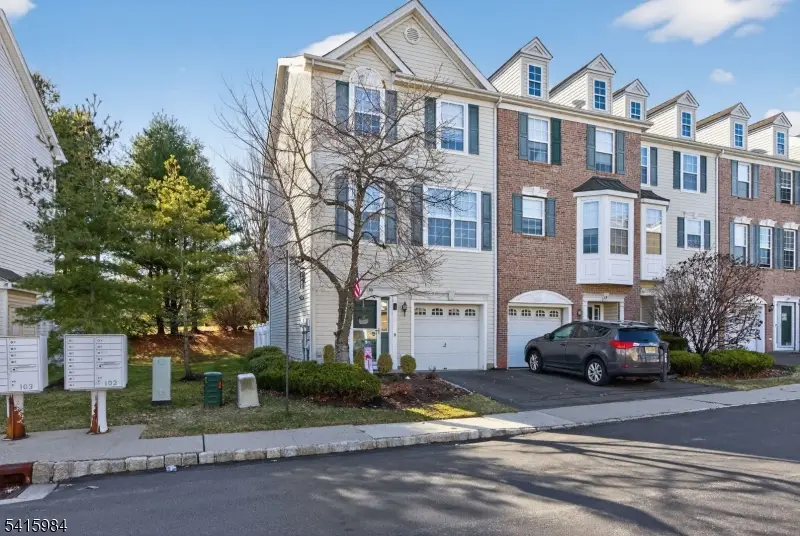 16 Sundance Way, Lopatcong, NJ 08865 - #2