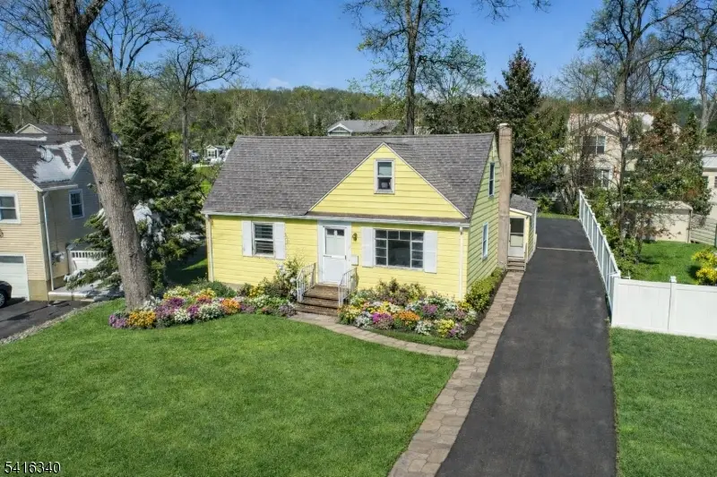 35 Beechwood Dr, Packanack Lake, NJ 07470 - #3