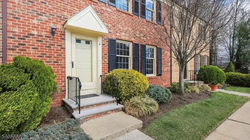 4 Cowperthwaite Sq, Westfield, NJ 07090 - #2