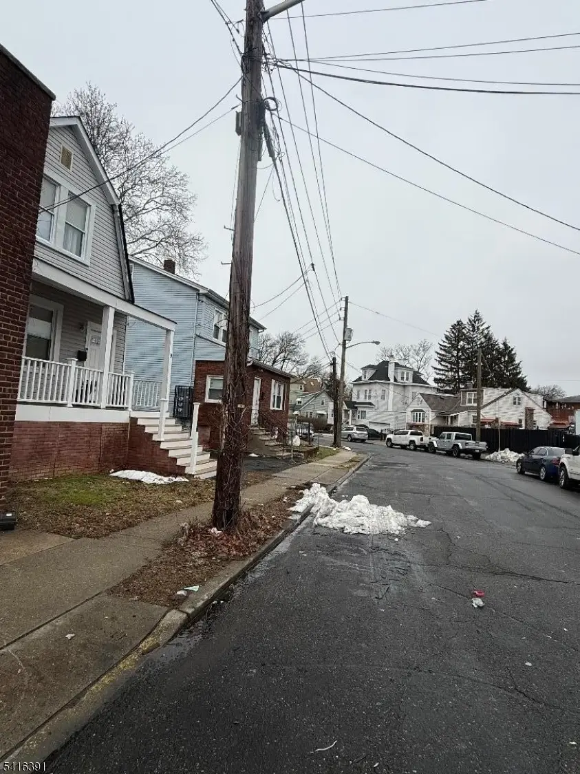 9 Berkshire Pl, Irvington, NJ 07111 - #3