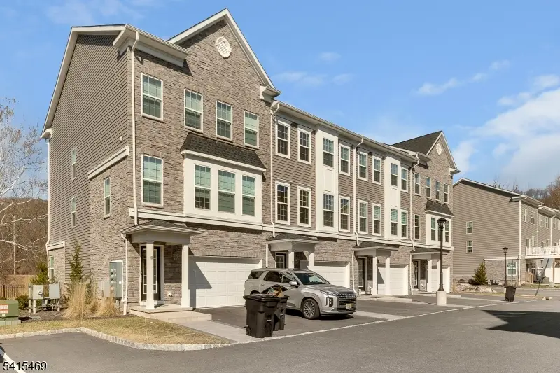 14 Coogan Ct, Morris, NJ 07950 - #2