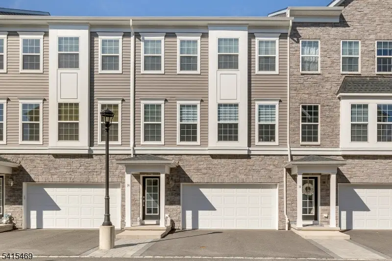 14 Coogan Ct, Morris, NJ 07950 - #3