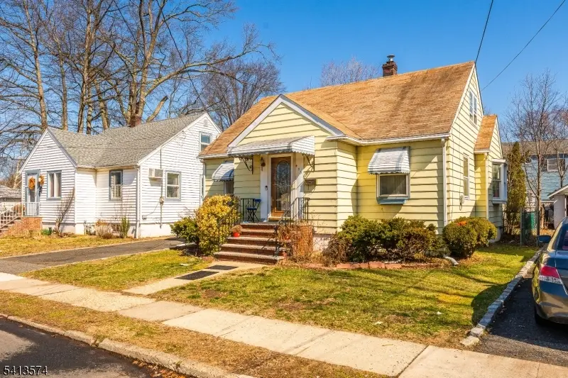 405 Koenig Pl, Rahway, NJ 07065 - #3