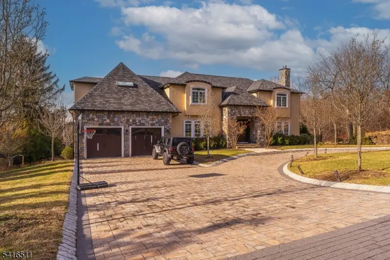 281 Beaufort Ave, Livingston, NJ 07039 - #3