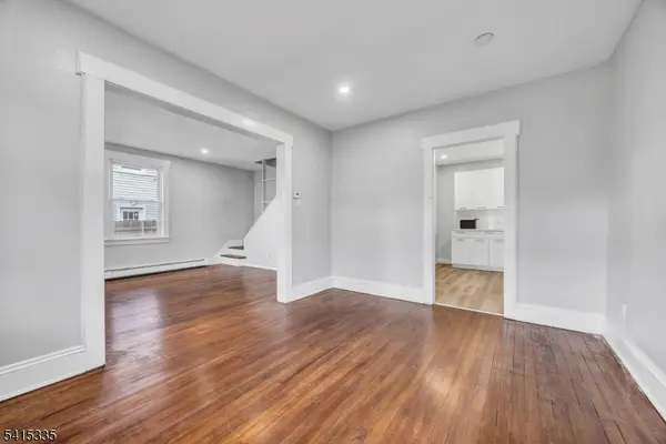 425 Mercer Ave, Roselle Boro, NJ 07203