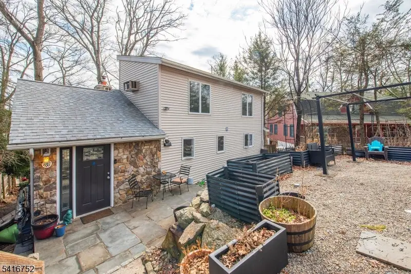 135 Breakneck Rd, Highland Lakes, NJ 07422 - #2