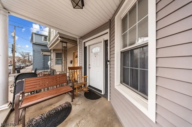 409 Hamilton St, Harrison, NJ 07029 - #2