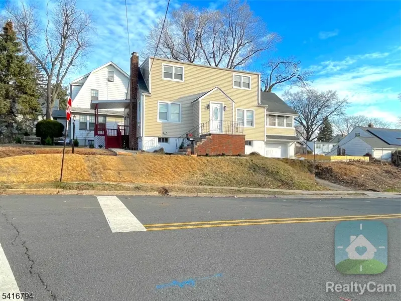 631 Elm St, Roselle, NJ 07203 - #2