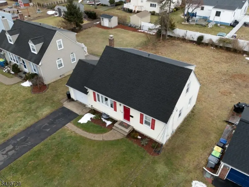 585 Mountainview Dr, North Plainfield, NJ 07063 - #3