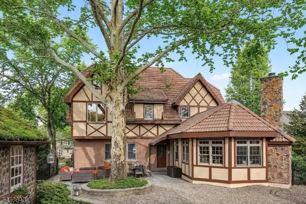 322 Aurora St, Lopatcong Twp., NJ 08865