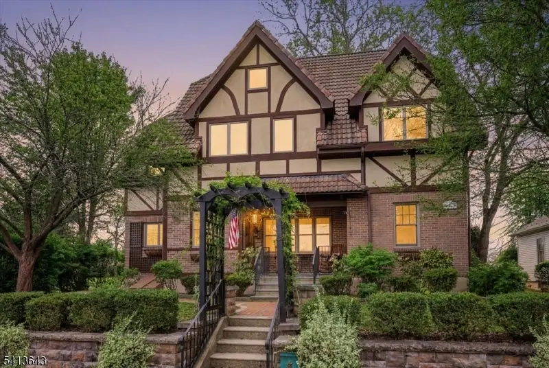 322 Aurora St, Delaware Park, NJ 08865 - #3