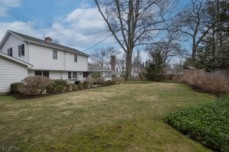 25 Dogwood Dr, Summit, NJ 07901 - #3