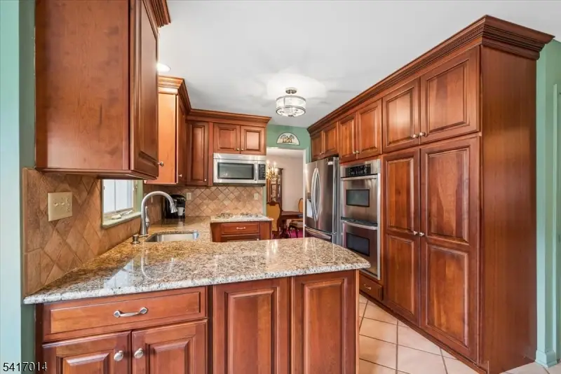 39 Gallinson Dr, Berkeley Heights, NJ 07974 - #3