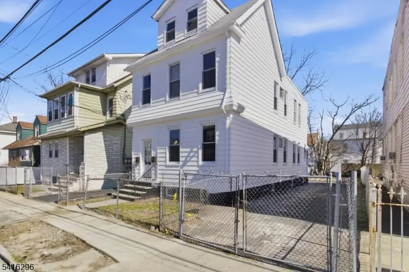 182 Norwood St, Newark, NJ 07106 - #3