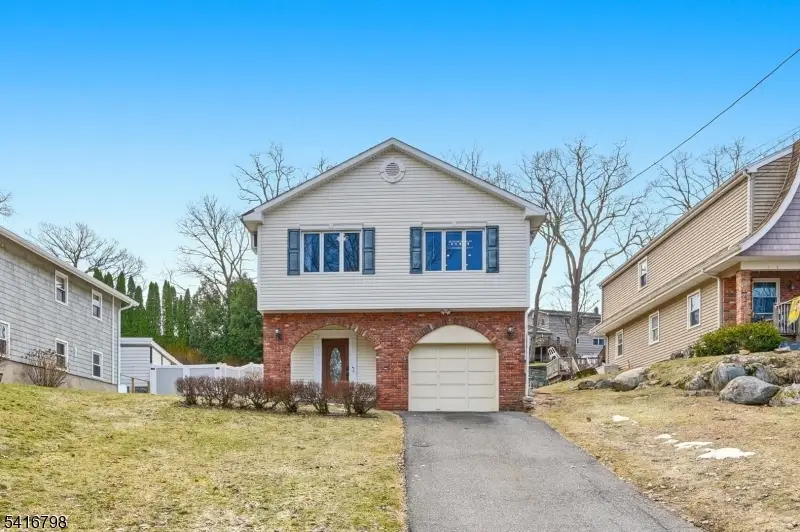 654 Succasunna Rd, Mount Arlington, NJ 07850 - #2