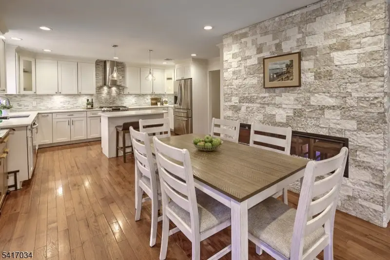 10 Roxiticus Rd, Mendham, NJ 07945 - #1