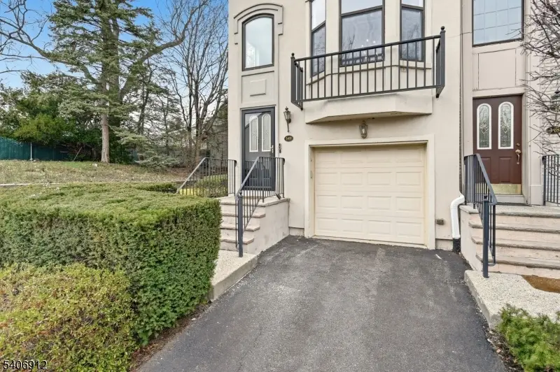 349 Wilshire Dr, Nutley, NJ 07110 - #3