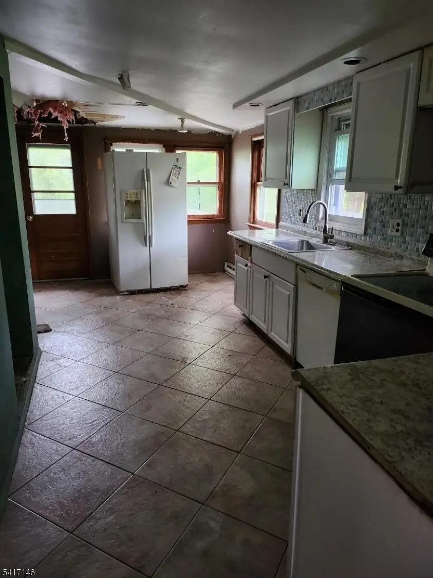 5 Barber St, Singac, NJ 07424 - #3