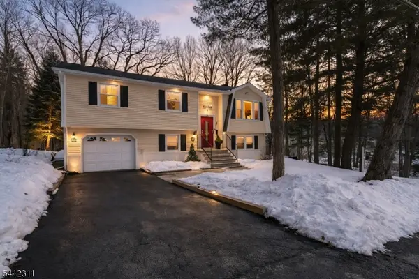 16 Arthur Rd, Hopatcong Boro, NJ 07874