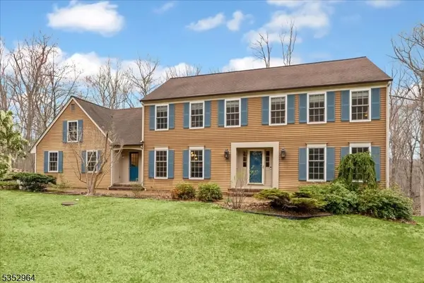 3 Beaver Brook Dr, Washington Twp., NJ 07853