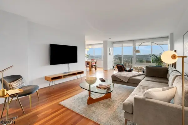 1 Claridge Dr #723, Verona Twp., NJ 07044