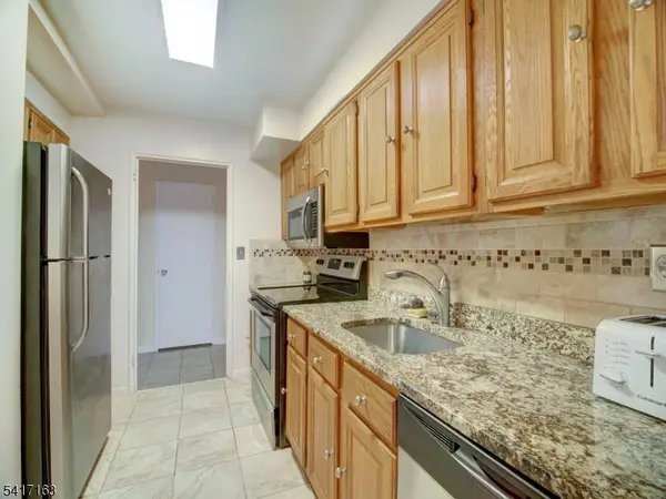 377 S Harrison St #9E, East Orange City, NJ 07018