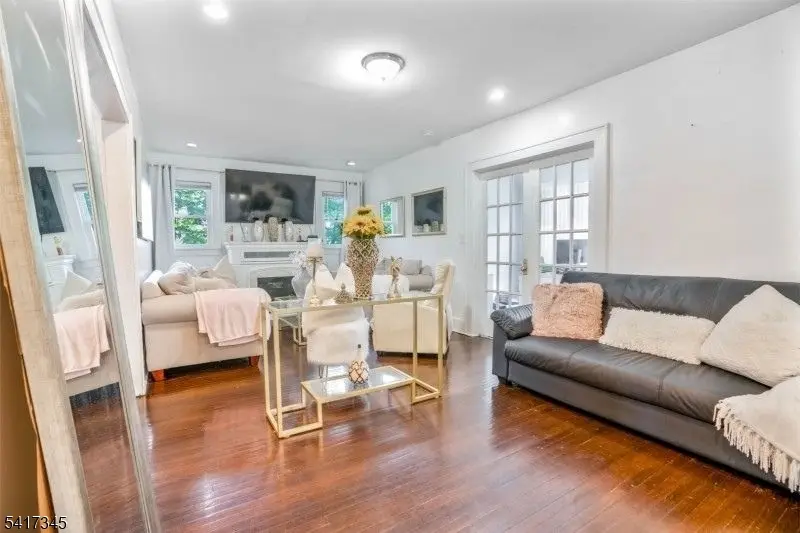 304 W 2nd Ave, Roselle, NJ 07203 - #2