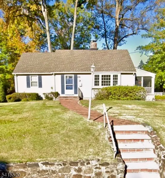 241 Evergreen Ct, Mountainside Boro, NJ 07092