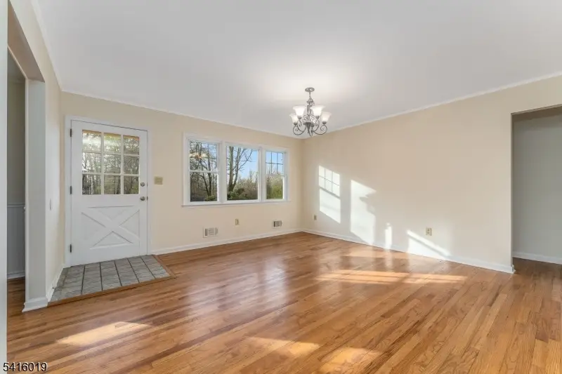 14 Fawn Dr, Clinton, NJ 08833 - #2