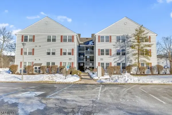 64 Dayton Ct #104, Independence Twp., NJ 07840