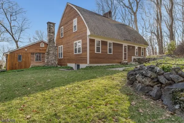 2 Driftway Dr, High Bridge Boro, NJ 08829