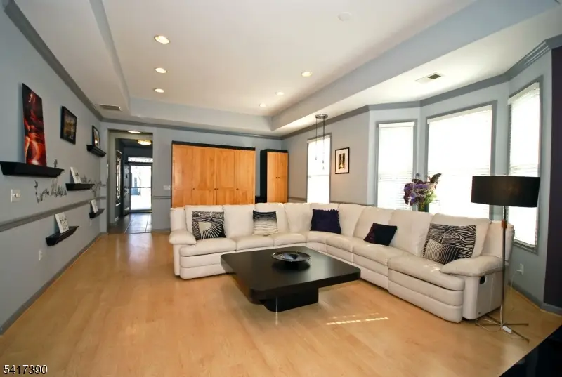 8 Quartz Way, Woodland Park, NJ 07424 - #2