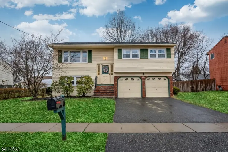 10 Falcon Rd, Flanders, NJ 07836 - #1