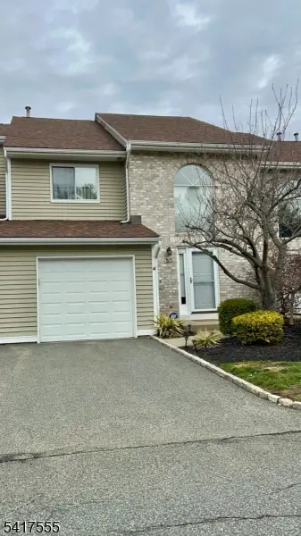 50 Castle Ridge Dr, East Hanover Twp., NJ 07936