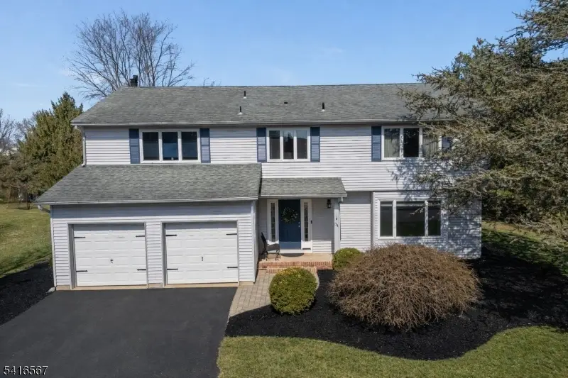 34 Aberdeen Circle, Raritan, NJ 08822 - #1