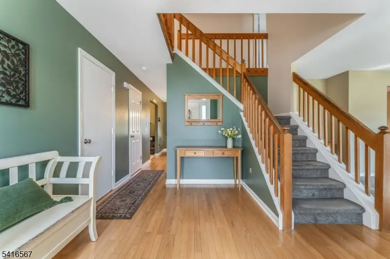 34 Aberdeen Circle, Raritan, NJ 08822 - #3