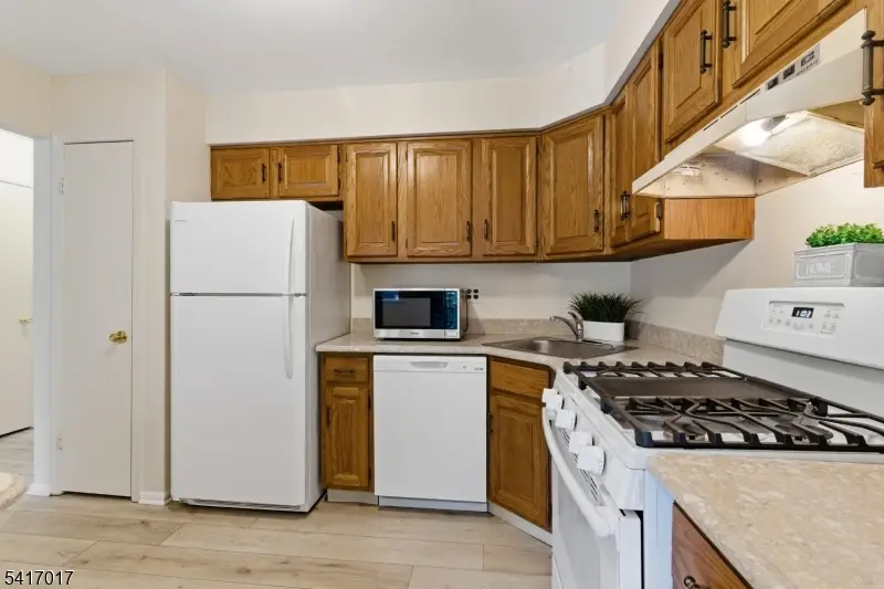 23 Manchester Rd, Raritan, NJ 08822 - #3