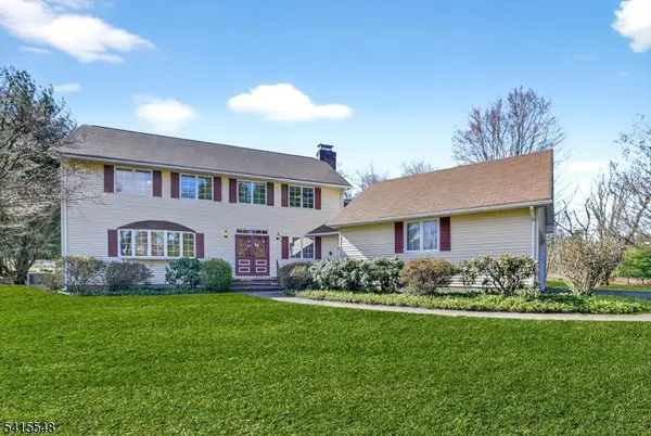 77 Meadow Run Dr, Montgomery Twp., NJ 08558