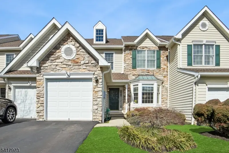 266 Patriot Hill Dr, The Hills, NJ 07920 - #1