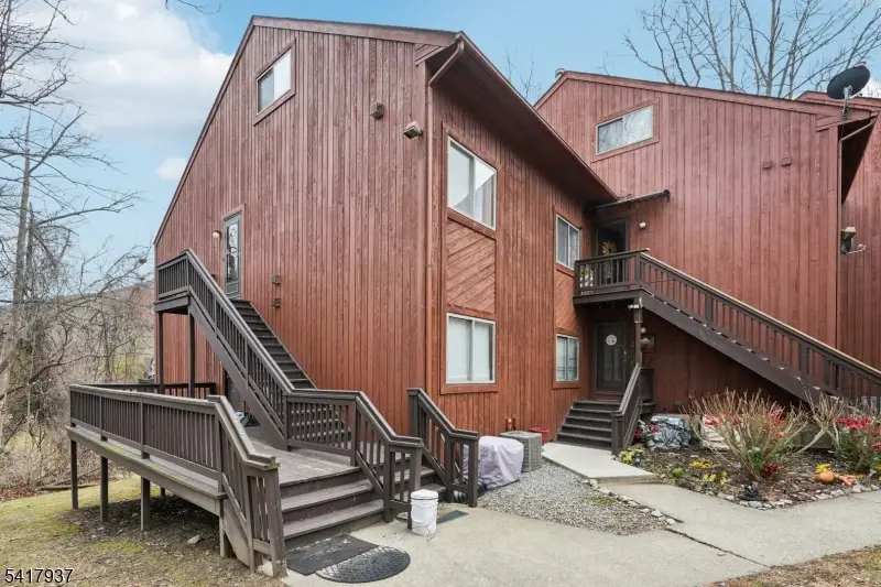 8 Baily Bunion Ct #2, Vernon, NJ 07462 - #1