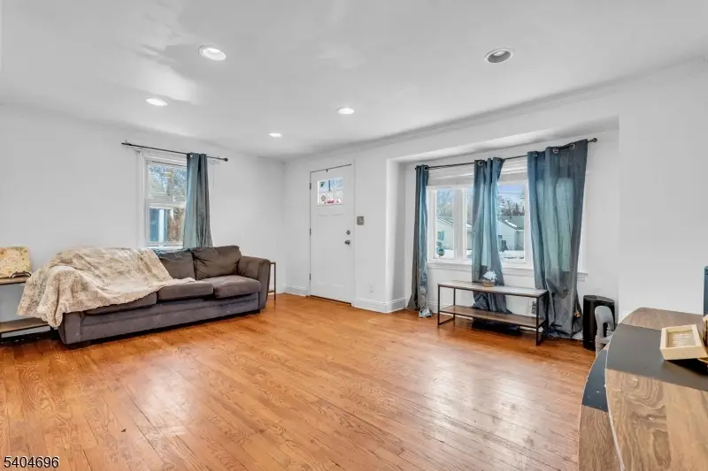 821 Front St, Dunellen, NJ 08812 - #3