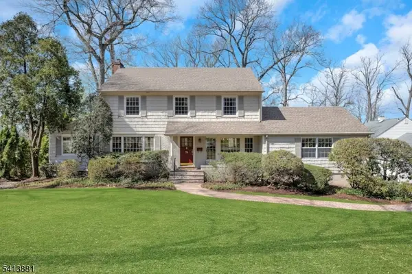 78 Seven Oaks Dr, New Providence Boro, NJ 07901