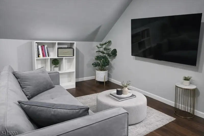 633 Thomas Blvd, East Orange, NJ 07017 - #3