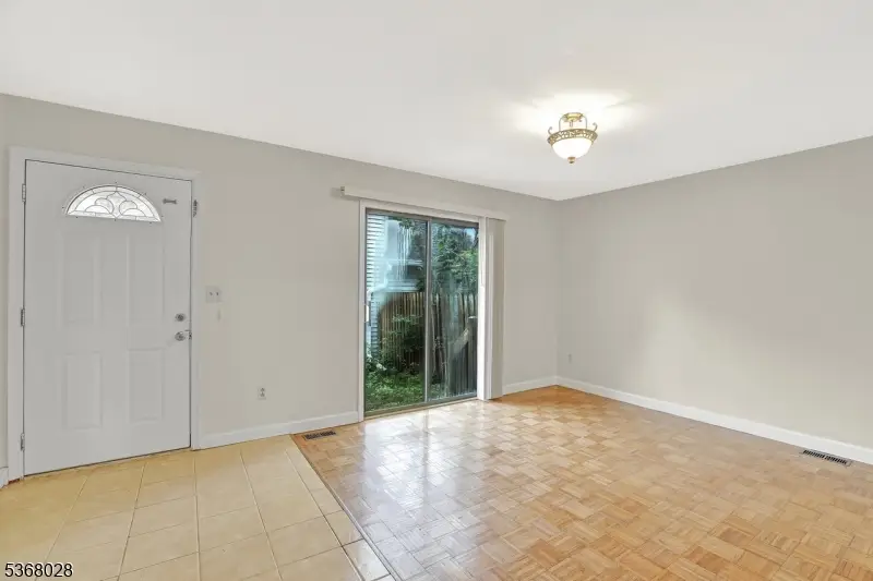 15 Krenkel Ct, Raritan, NJ 08822 - #2