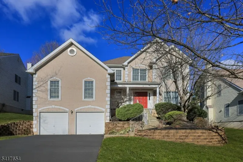 7 Watchung Dr, The Hills, NJ 07920 - #1