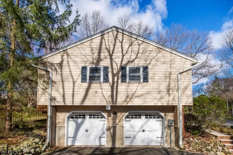 232 Hidden Glen Ct, Franklin Lakes, NJ 07417 - #3