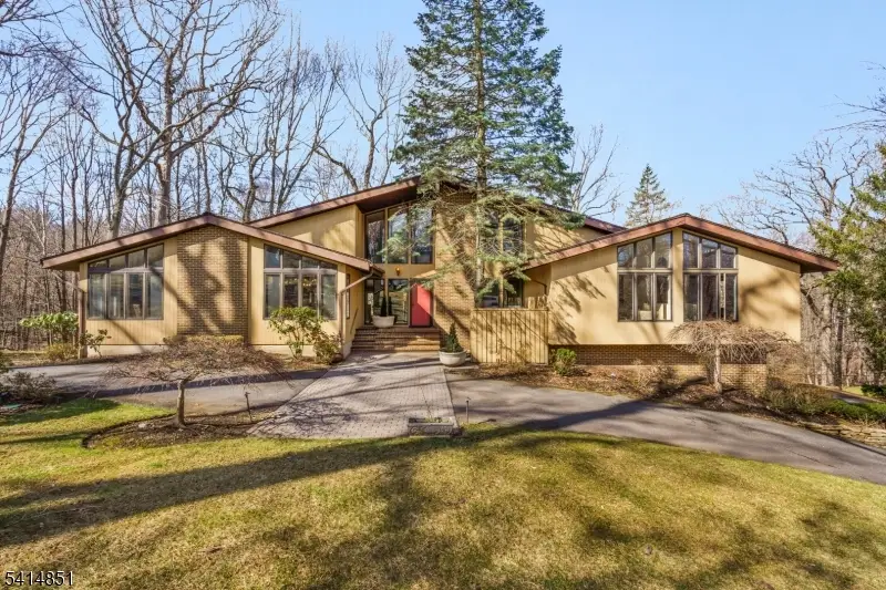 4 Timber Ridge Dr, Warren, NJ 07059 - #1