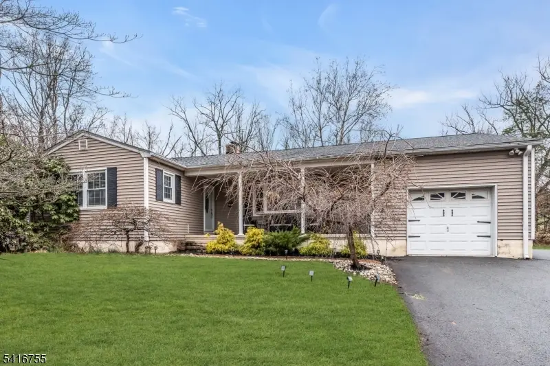 206 Pleasant Run Rd, Neshanic Station, NJ 08853 - #3