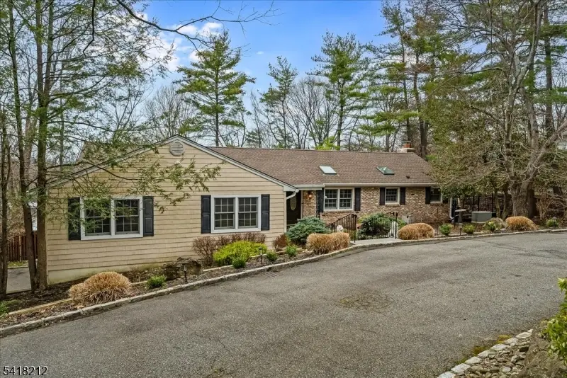 7 Chadwick Rd, Livingston, NJ 07039 - #2